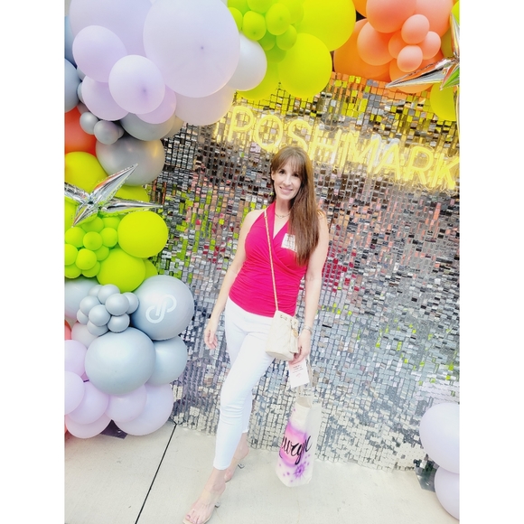 Meet your Posher, Lauryn - Picture 3 of 16